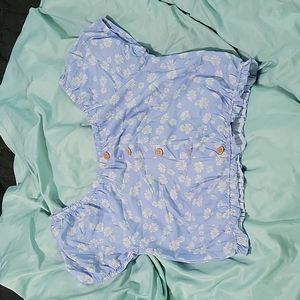 NWOT blue floral crop